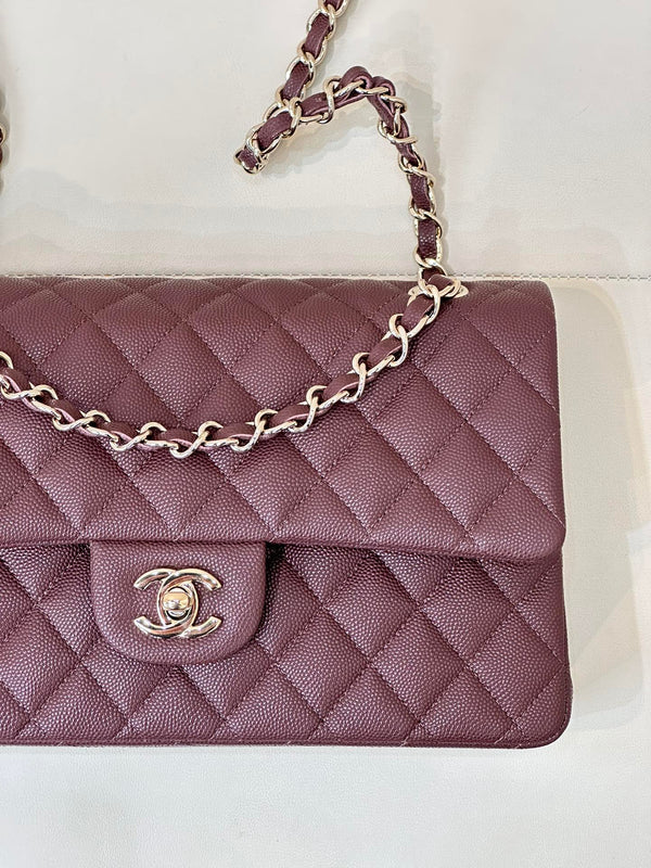 CLASSIC FLAP 23CM CAVIALE BORDEAUX FERRAMENTA ORO CHIARO 