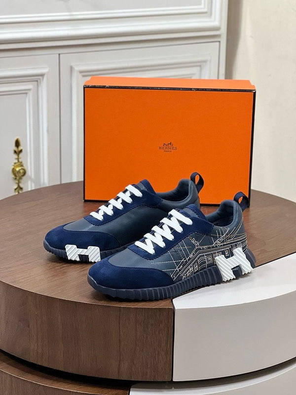 Sneaker HM Bouncing con ricamo ispirato a Faubourg.