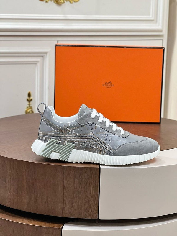 Sneaker HM Bouncing con ricamo ispirato a Faubourg.