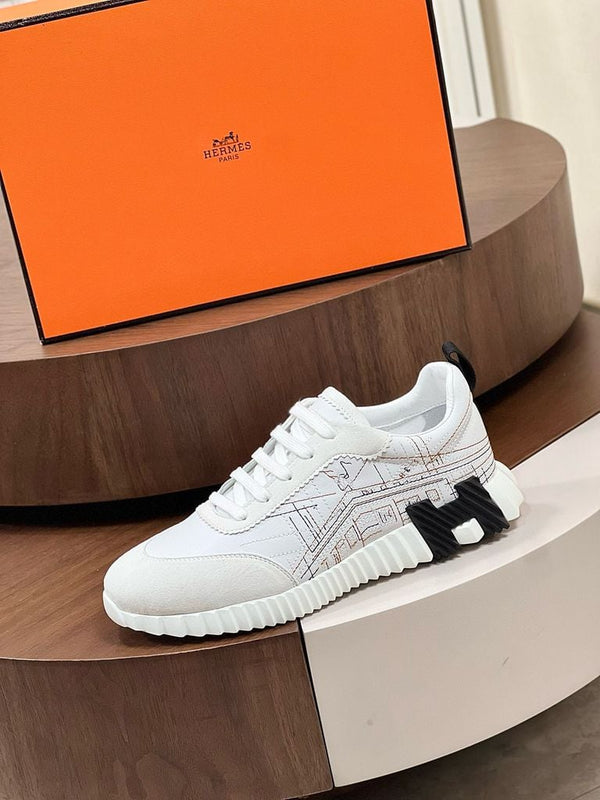 Sneaker HM Bouncing con ricamo ispirato a Faubourg.