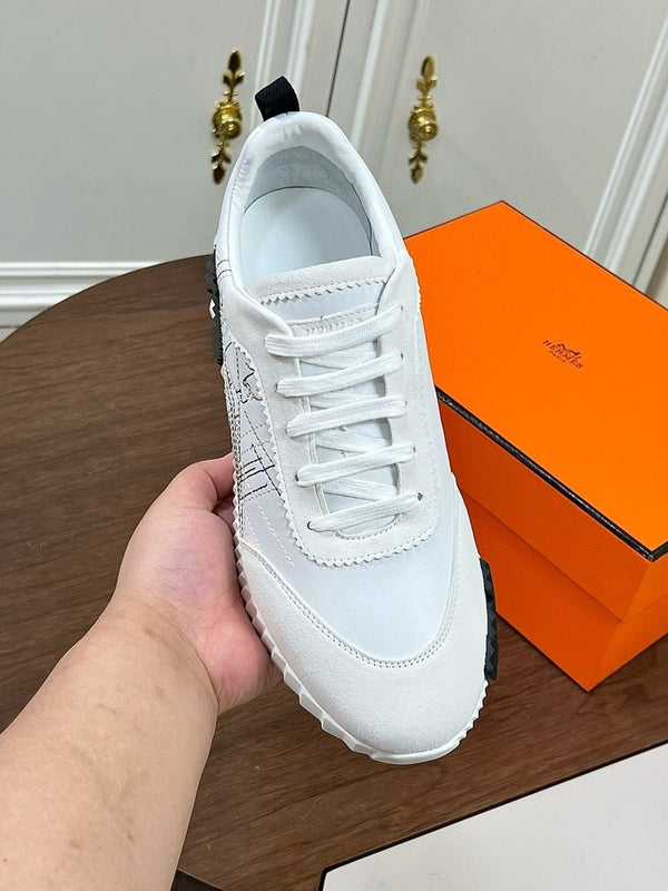 Sneaker HM Bouncing con ricamo ispirato a Faubourg.