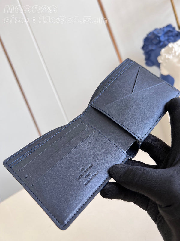 PORTAFOGLIO MULTIPLE AEROGRAM 10CM PELLE DI VITELLO BLU