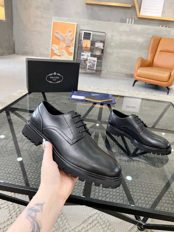 PRA LACE-UP SHOES IN BLACK CALFSKIN
