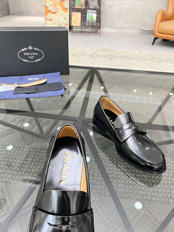 PRA LOAFER IN GLOSSY BLACK CALFSKIN