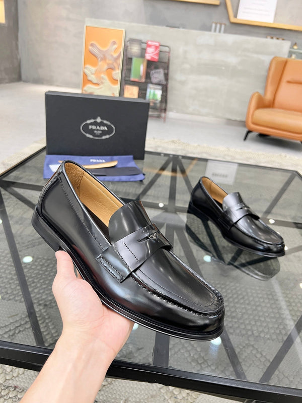 PRA LOAFER IN GLOSSY BLACK CALFSKIN