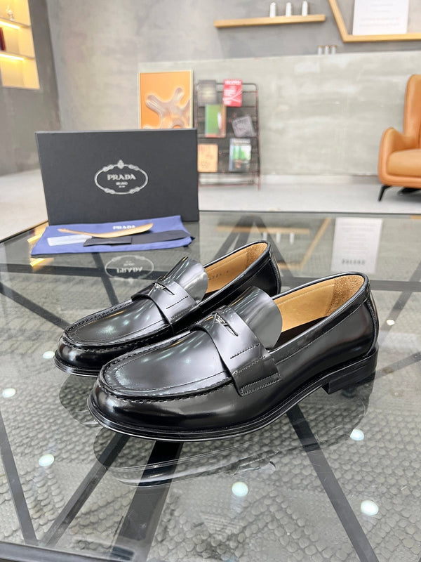 PRA LOAFER IN GLOSSY BLACK CALFSKIN