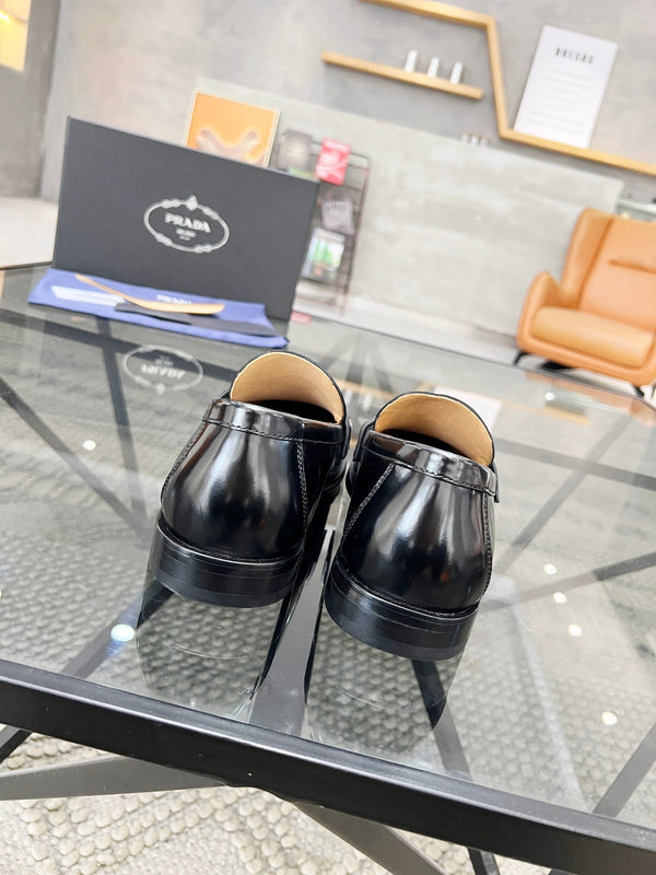 PRA LOAFER IN GLOSSY BLACK CALFSKIN