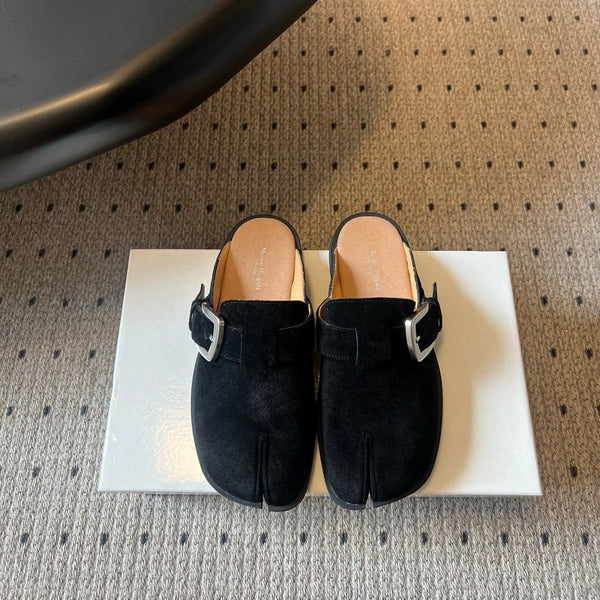 MM Tabi Buckle-Fastening Mules Black Suede 803621