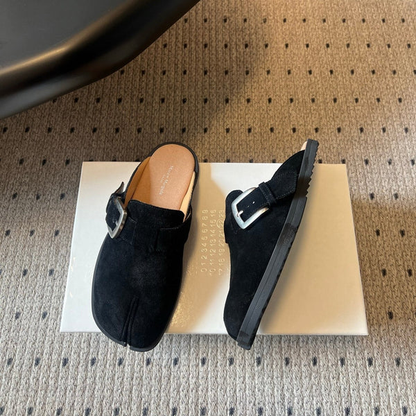 MM Tabi Buckle-Fastening Mules Black Suede 803621