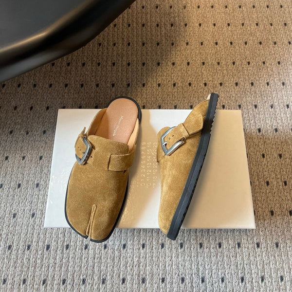 MM Tabi Buckle-Fastening Mules Brown Suede 803622