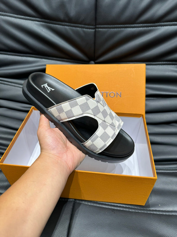LV OASIS MULE IN WHITE DAMIER CALFSKIN