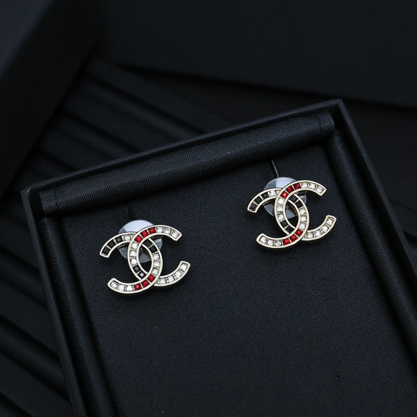 DOUBLE C STUD EARRINGS IN LIGHT GOLD METAL WITH MULTICOLOR CRYSTALS