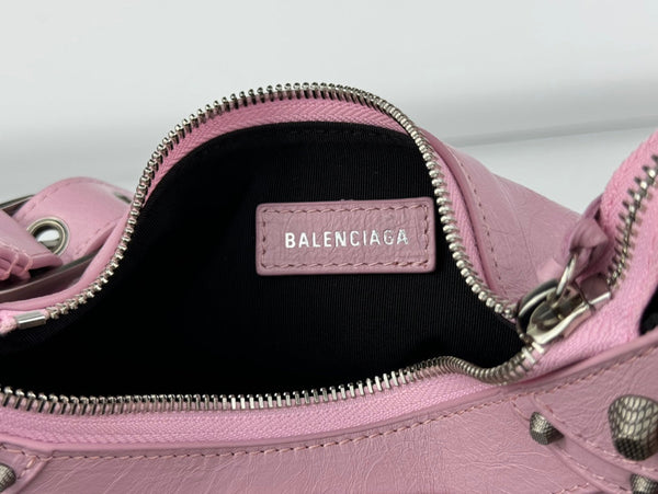 BORSA A TRACOLLA PICCOLA LE CAGOLE 26 CON STRASS IN PELLE DI AGNELLO ROSA CREPE