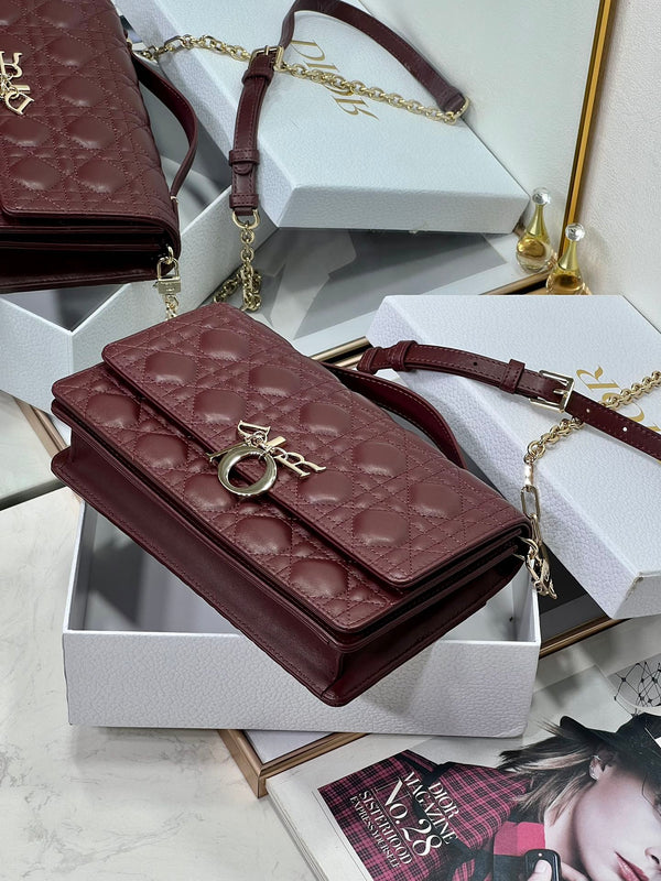 MY CD 24 BORSA CON MANICO IN PELLE DI AGNELLO BORDEAUX