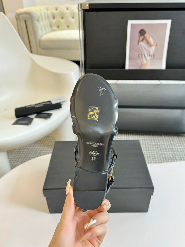 Sandali da donna con fibbia Yves SL in pelle nera