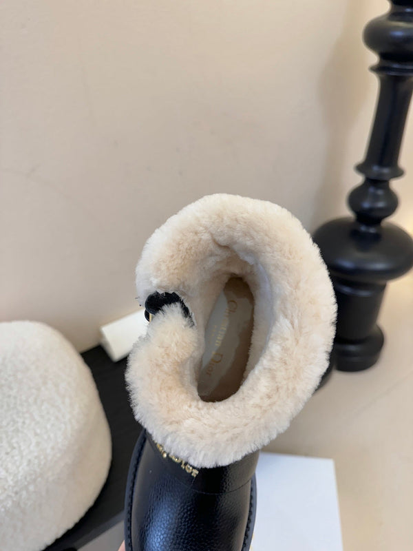 CD Alps D-Quest Ankle Boot White Grained Calfskin Shearling 530609