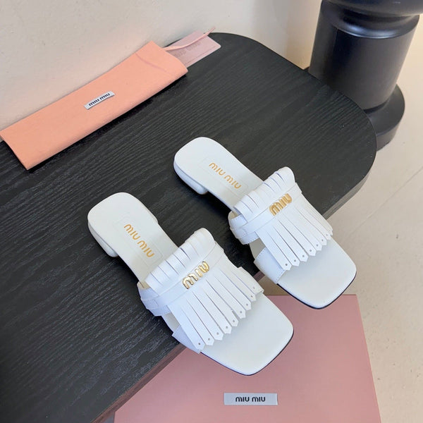 Miu 26s Flat Slippers In White Calfskin