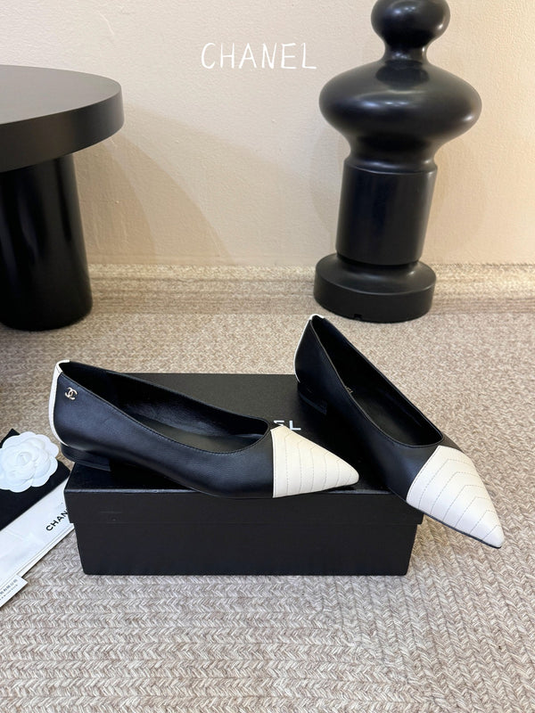 CC 26ss Ballet Flat Black White Lambskin 835690