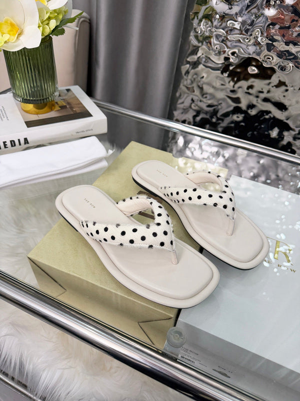 The Row Ginza Thong Sandals White Sheepskin Horsehair 707575
