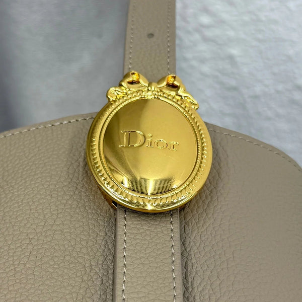 CD 2026 Medaillon Bucket Bag 19.5cm Calfskin