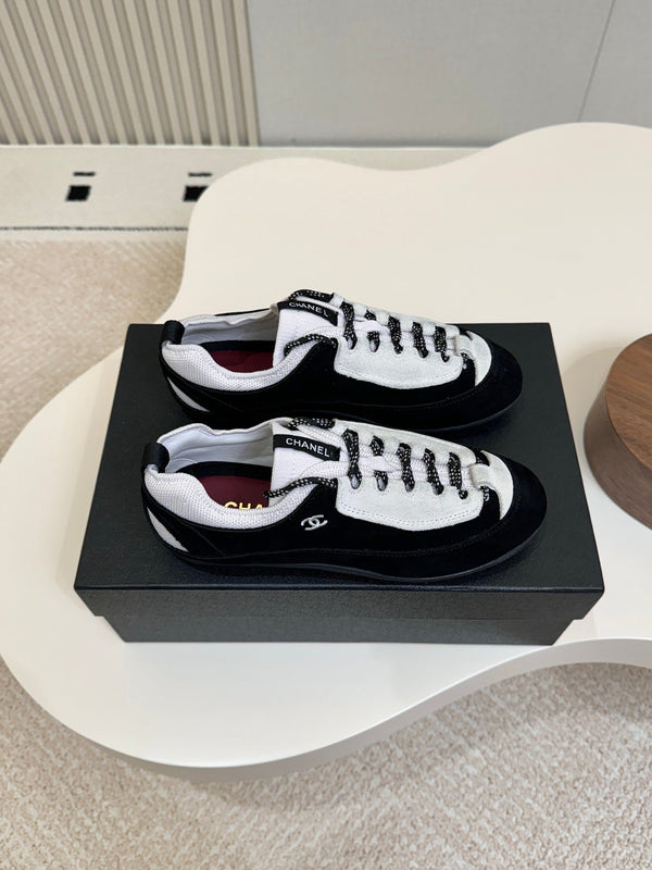 CC Métiers d’art 2026 Sneakers Black White Suede 859563