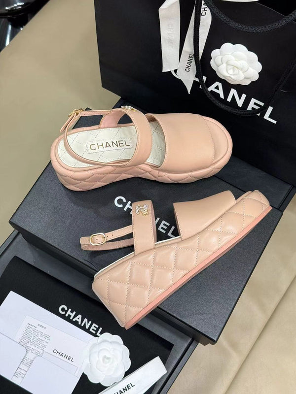 SANDALI CC CON ZEPPA ALTA IN PELLE DI AGNELLO ROSA CHIARO