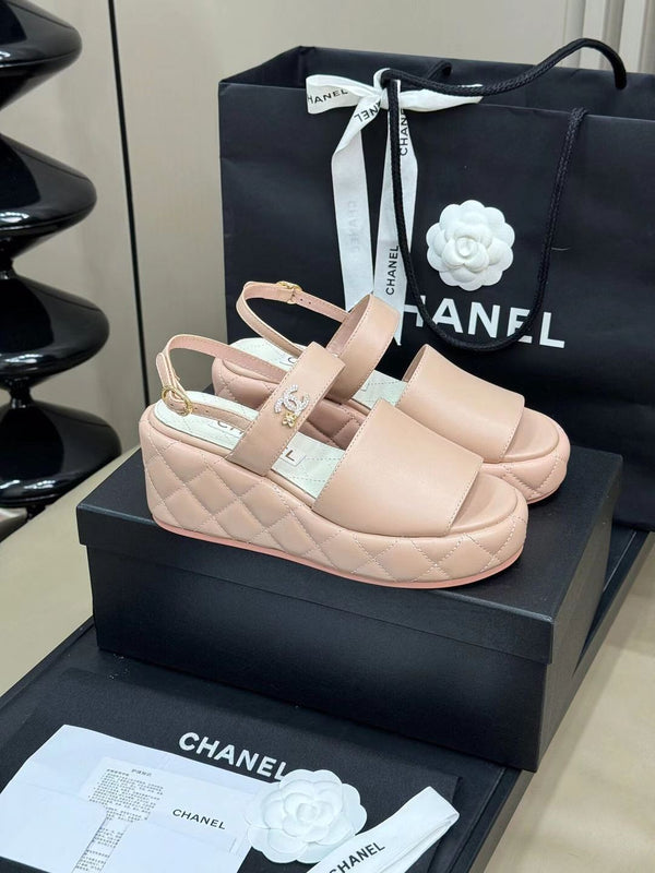SANDALI CC CON ZEPPA ALTA IN PELLE DI AGNELLO ROSA CHIARO