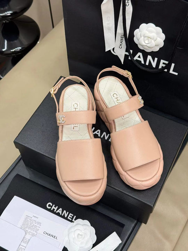 SANDALI CC CON ZEPPA ALTA IN PELLE DI AGNELLO ROSA CHIARO