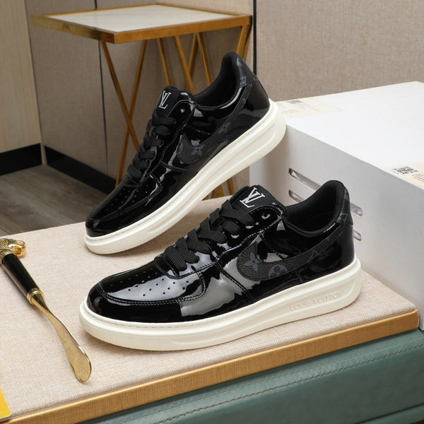 LV AIR FORCE 1 IN PELLE DI VITELLO NERA LUCIDA CON LOGO MONOGRAMMA