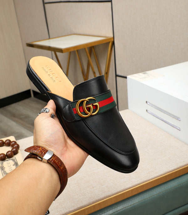 GG Mule da uomo con motivo GG intrecciato in pelle di vacchetta nera 111485