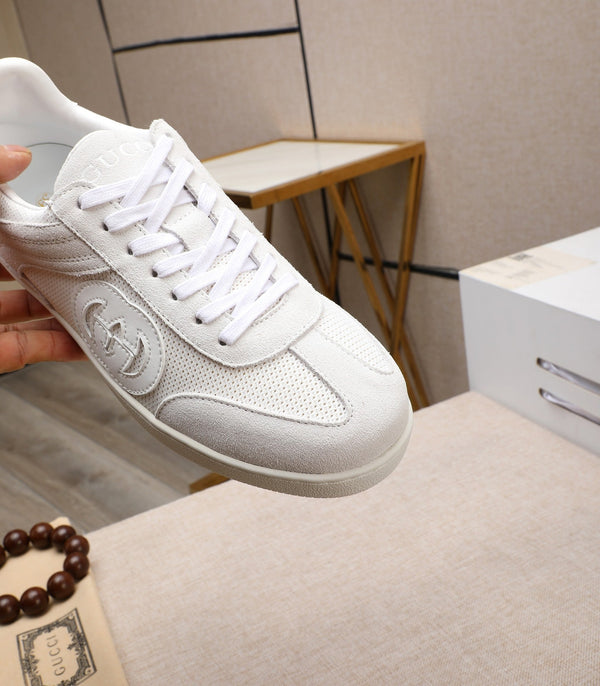 Sneaker GG G75 da uomo in pelle scamosciata e mesh bianca 477880