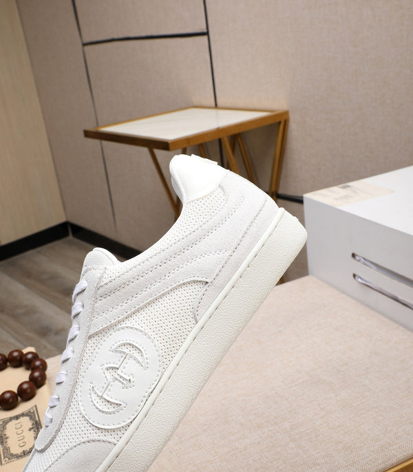 Sneaker GG G75 da uomo in pelle scamosciata e mesh bianca 477880