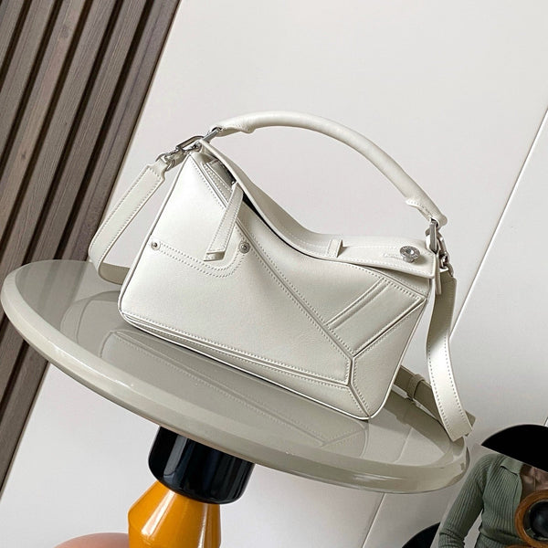 Sac Panta Small Puzzle Loewe 24 cm en cuir de veau brillant blanc