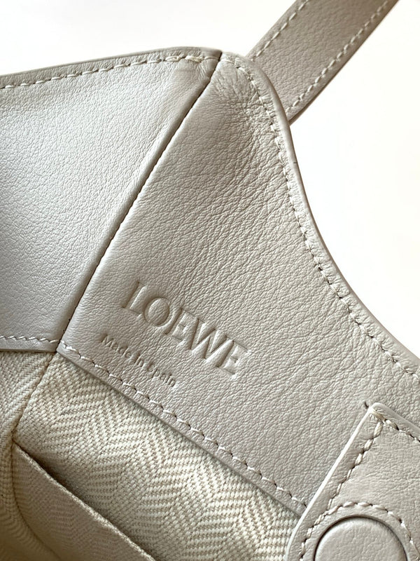 Loewe Hammock Bag 15 cm White Calfskin