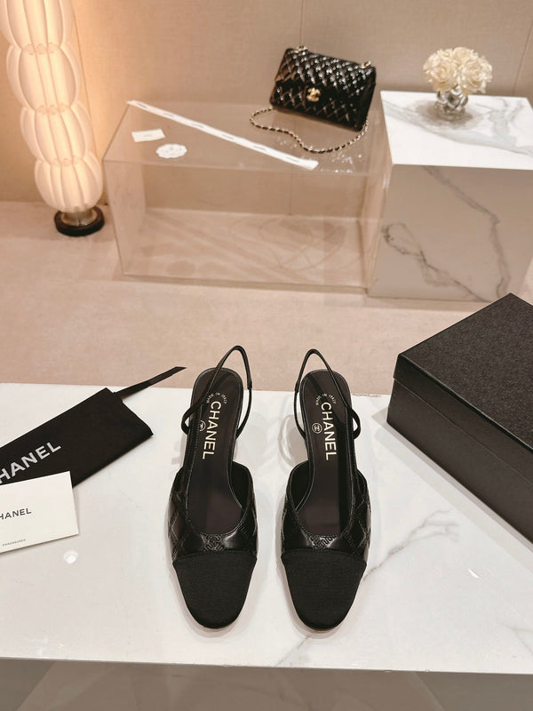 cc slingbacks 55 in pelle di agnello nera con ricamo in grosgrain