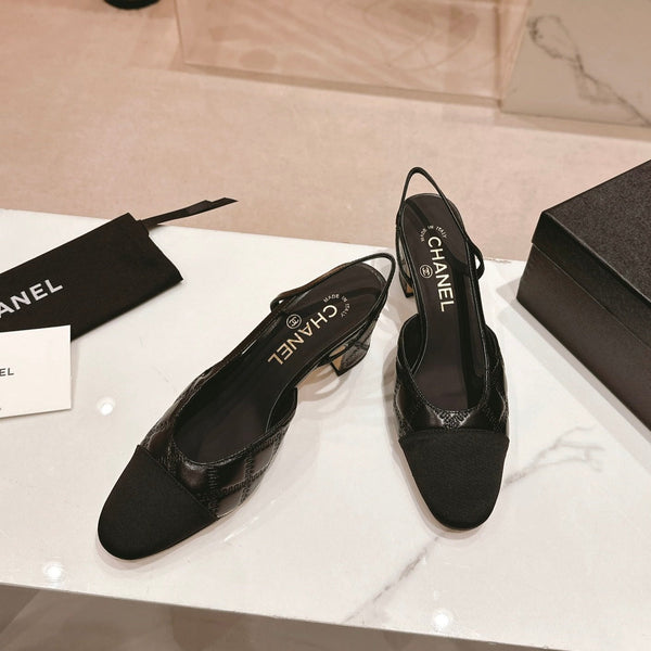 cc slingbacks 55 in pelle di agnello nera con ricamo in grosgrain