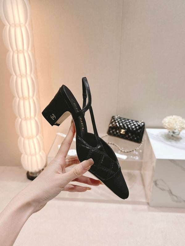 cc slingbacks 55 in pelle di agnello nera con ricamo in grosgrain