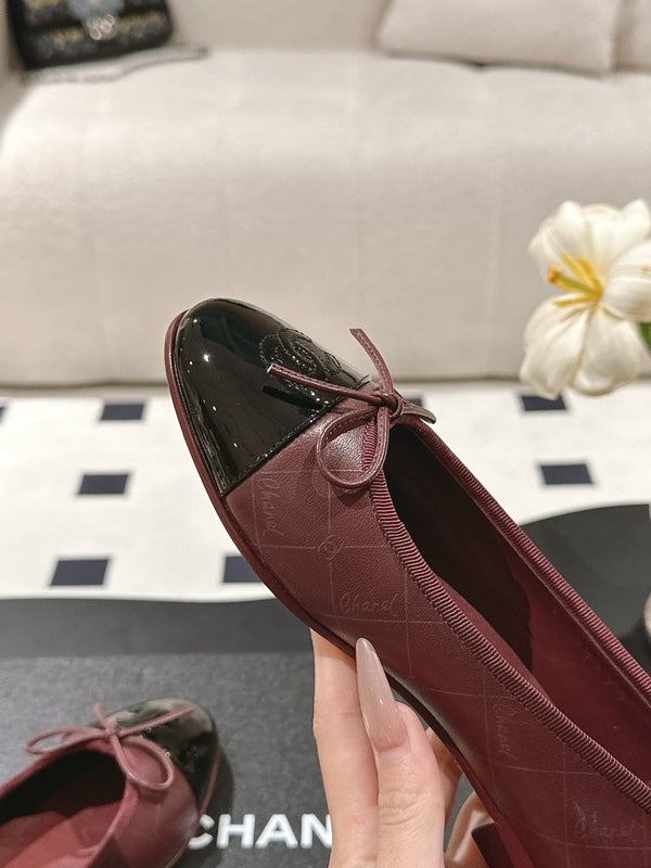 cc 25c ballerina con motivo a linee incrociate in pelle di agnello bordeaux 237483 