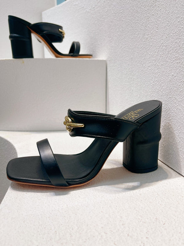 Sandalo con tacco VT in pelle di vacchetta nera 292877