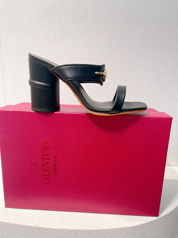 Sandalo con tacco VT in pelle di vacchetta nera 292877