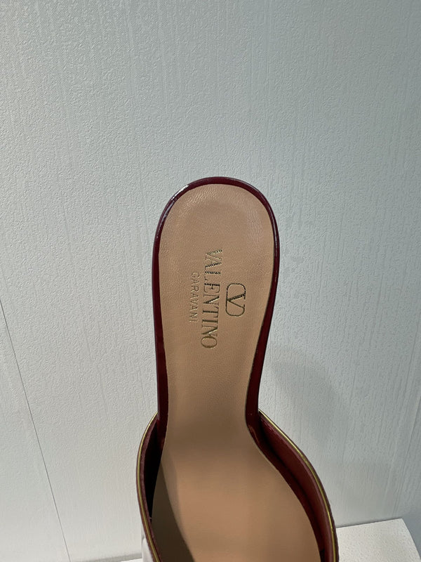 Sandalo con tacco medio VT in pelle di pecora rosso rubino 292761