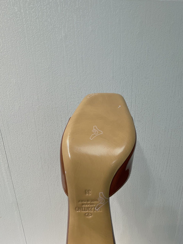 Sandalo con tacco medio VT in pelle di pecora marrone 292762