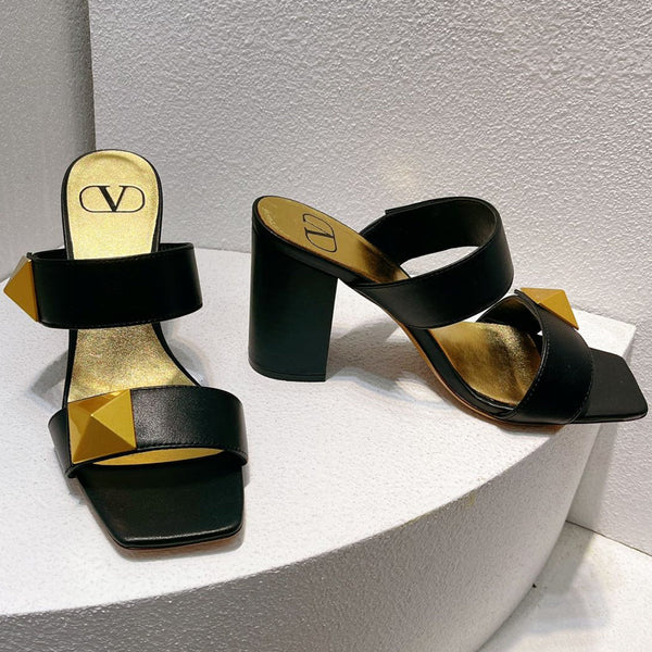 Sandali in pelle con borchie VT One in vacchetta nera 292887