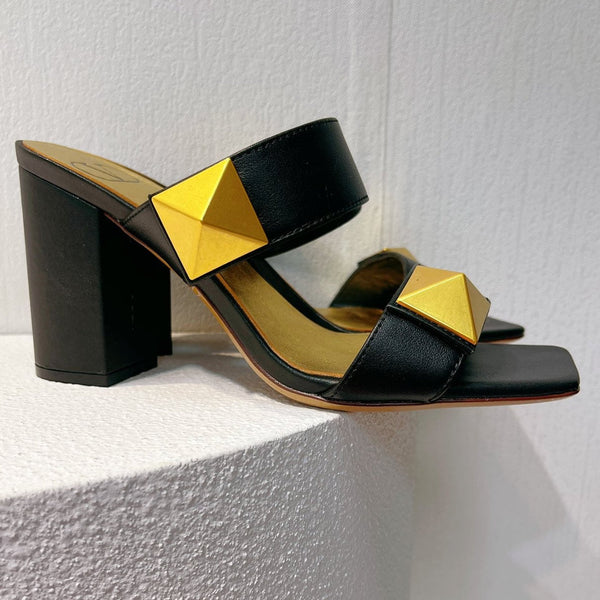 Sandali in pelle con borchie VT One in vacchetta nera 292887