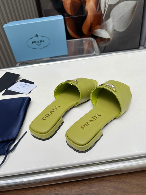 CIABATTE PRA SAFFIANO VERNICIATE MOTIVO STRUZZO PEAR CALFSELL
