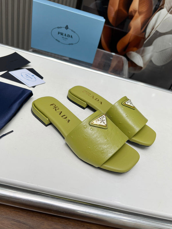 CIABATTE PRA SAFFIANO VERNICIATE MOTIVO STRUZZO PEAR CALFSELL