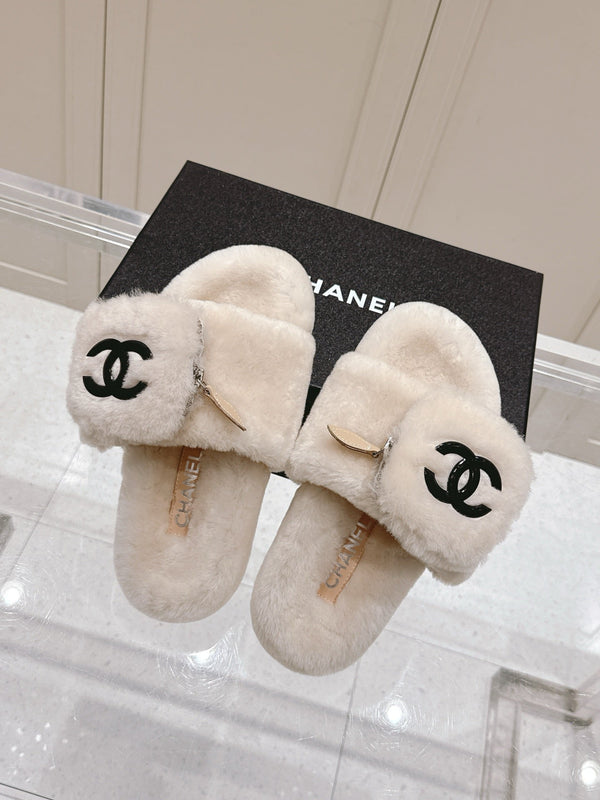 Chanel 25A Early Autumn Slippers Cream Wool 393077