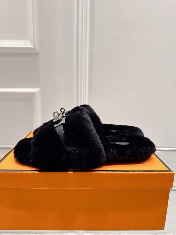 HM Oran slippers sliver buckle black wool