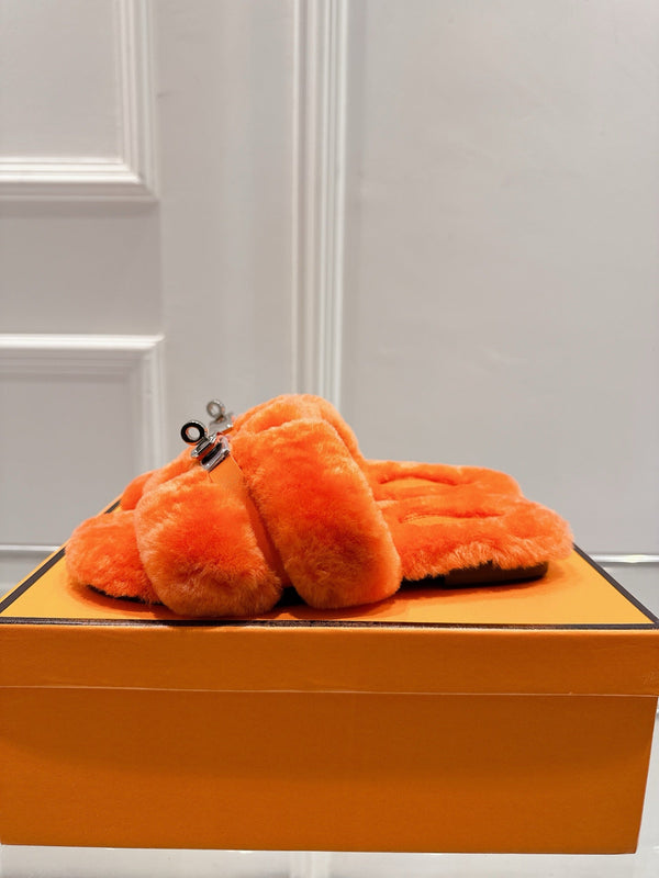 HM Oran slippers sliver buckle orange wool