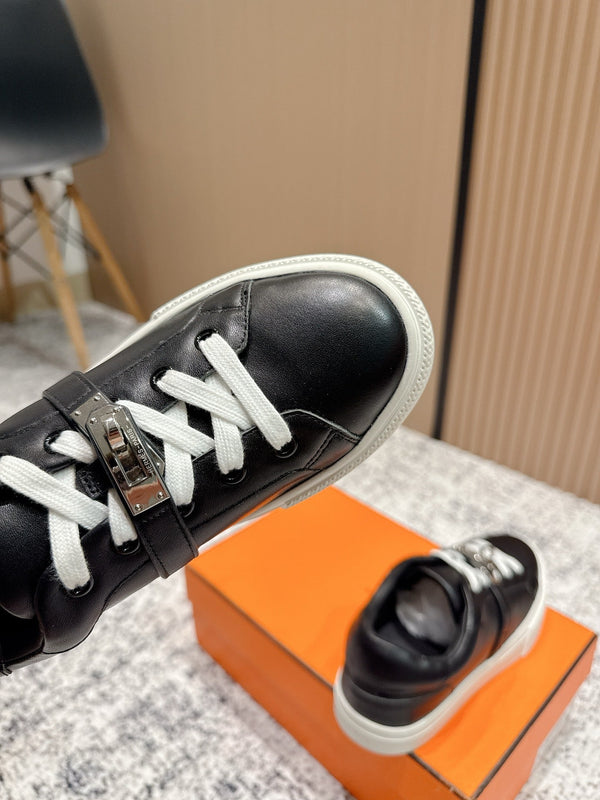 HM Casual Sneakers Sliver Buckle Black White Leather
